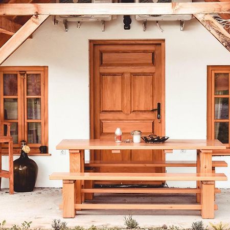 Sobe Na Vinskoj Cesti Zmajevac Apartment Ngoại thất bức ảnh