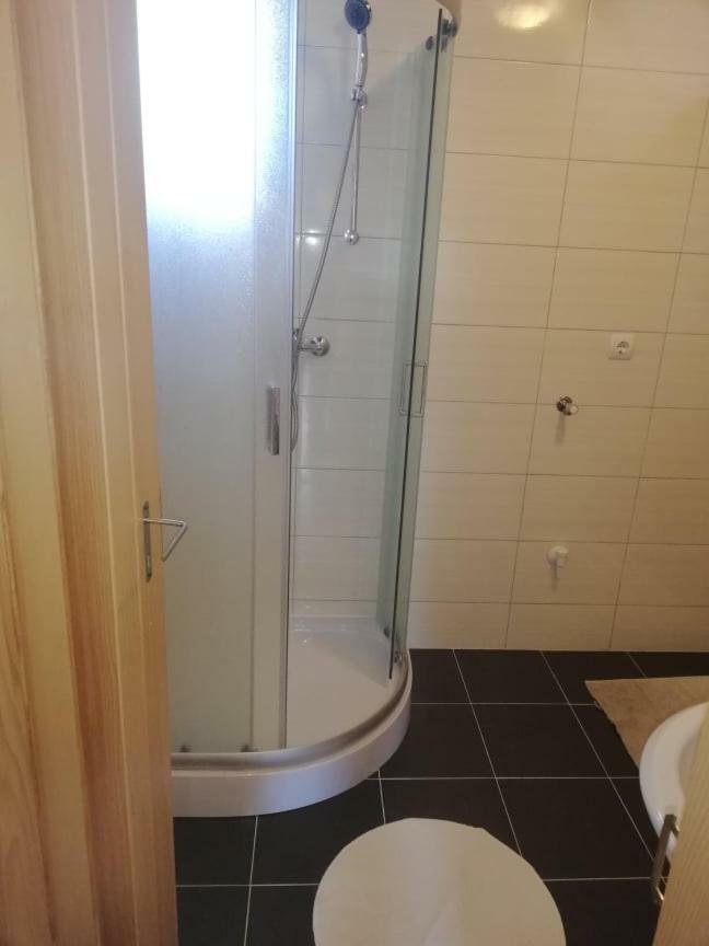 Sobe Na Vinskoj Cesti Zmajevac Apartment Ngoại thất bức ảnh