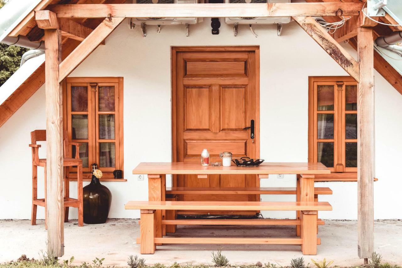 Sobe Na Vinskoj Cesti Zmajevac Apartment Ngoại thất bức ảnh